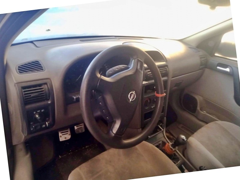opel astra g sedán (t98) del año 2001