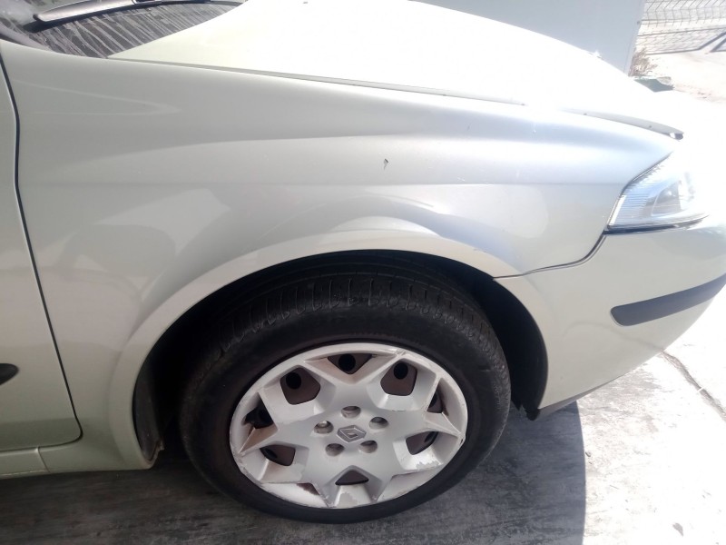 Recambio de aleta delantera derecha para renault laguna ii (bg0/1_) 1.9 dci (bg08, bg0g) referencia OEM IAM   