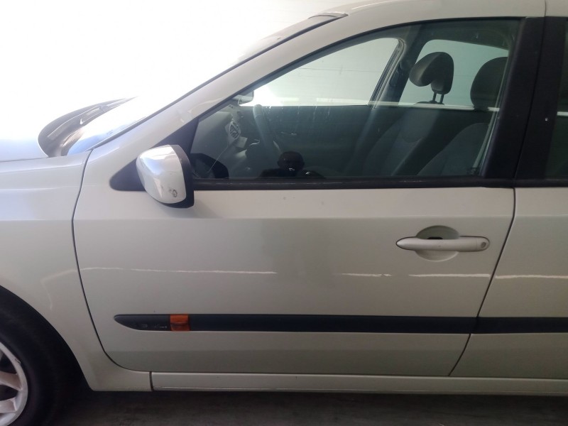 Recambio de puerta delantera izquierda para renault laguna ii (bg0/1_) 1.9 dci (bg08, bg0g) referencia OEM IAM   
