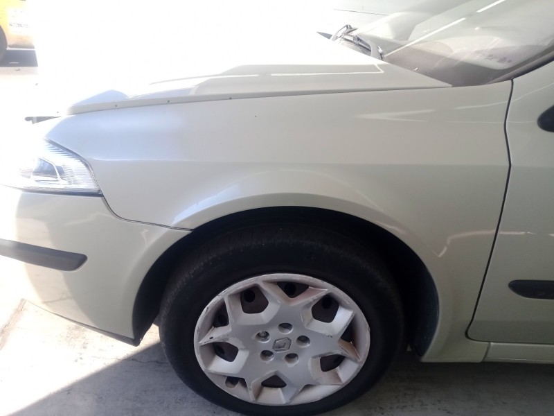 Recambio de aleta delantera izquierda para renault laguna ii (bg0/1_) 1.9 dci (bg08, bg0g) referencia OEM IAM   