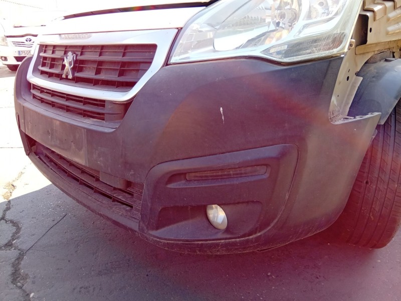 Recambio de paragolpes delantero para peugeot partner tepee 1.6 hdi / bluehdi 75 referencia OEM IAM   