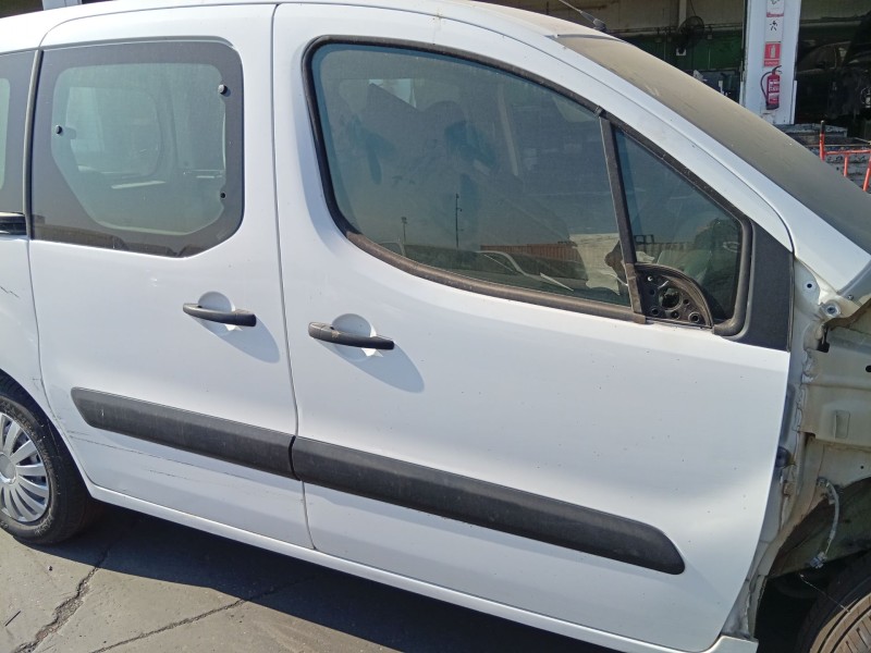 Recambio de puerta delantera derecha para peugeot partner tepee 1.6 hdi / bluehdi 75 referencia OEM IAM   