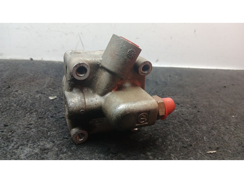 Recambio de bomba direccion para toyota land cruiser hardtop (_j7_) 2.4 td (lj70_) referencia OEM IAM 7681955184  