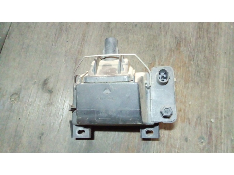 Recambio de faro antiniebla derecho para volvo s40 berlina 1.9 turbodiesel referencia OEM IAM   
