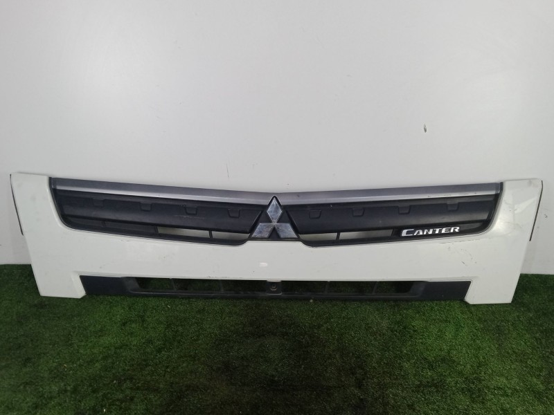 Recambio de rejilla delantera para fuso (mitsubishi) canter 7c18 referencia OEM IAM   