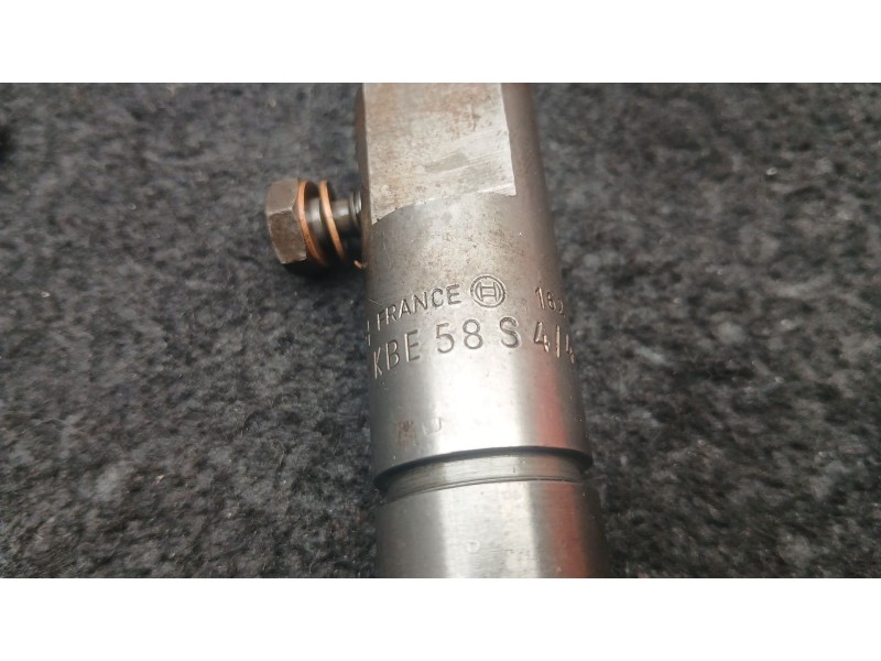 Recambio de inyector para toyota land cruiser hardtop (_j7_) 2.4 td (lj70_) referencia OEM IAM KBE58S44 BOSCH 