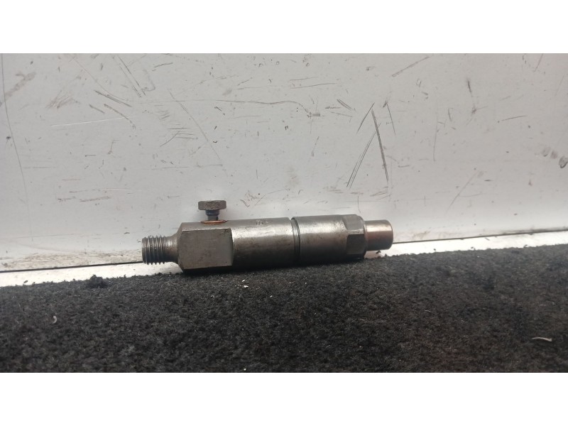 Recambio de inyector para toyota land cruiser hardtop (_j7_) 2.4 td (lj70_) referencia OEM IAM KBE58S44 BOSCH 