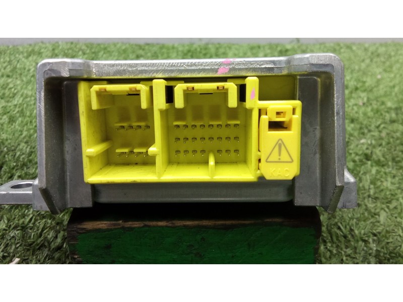 Recambio de centralita airbag para fuso (mitsubishi) canter 7c18 referencia OEM IAM ML233931 - W2T77792 2 CONECTOES 
