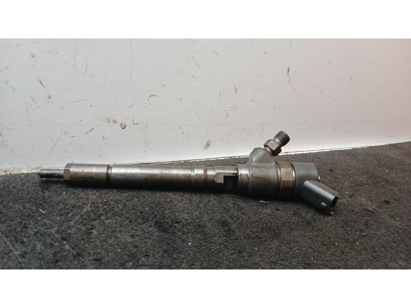 Recambio de inyector para hyundai santa fé i (sm) 2.0 crdi 4x4 referencia OEM IAM 0445110064 BOSCH 2 PINES