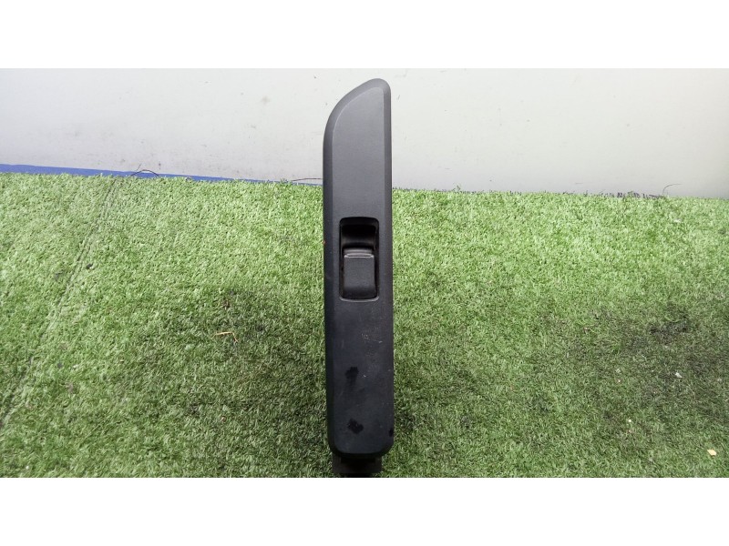 Recambio de mando elevalunas delantero derecho para fuso (mitsubishi) canter 7c18 referencia OEM IAM MK645326 - 3321160102  