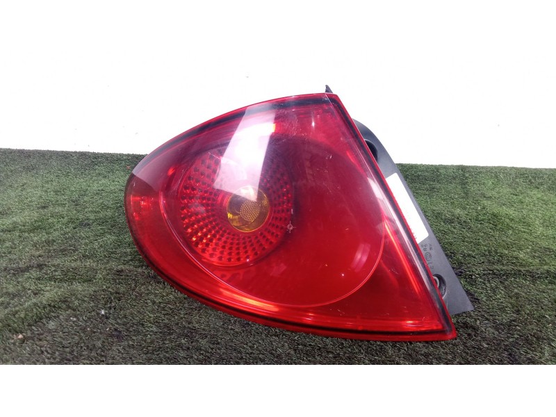 Recambio de piloto trasero izquierdo para seat toledo iii (5p2) 1.9 tdi referencia OEM IAM 5P5945095C 3.PINES 