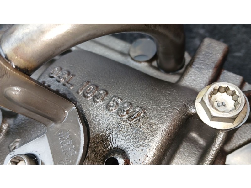 Recambio de bomba aceite para seat exeo (3r2) 2.0 tdi referencia OEM IAM 03L103537  