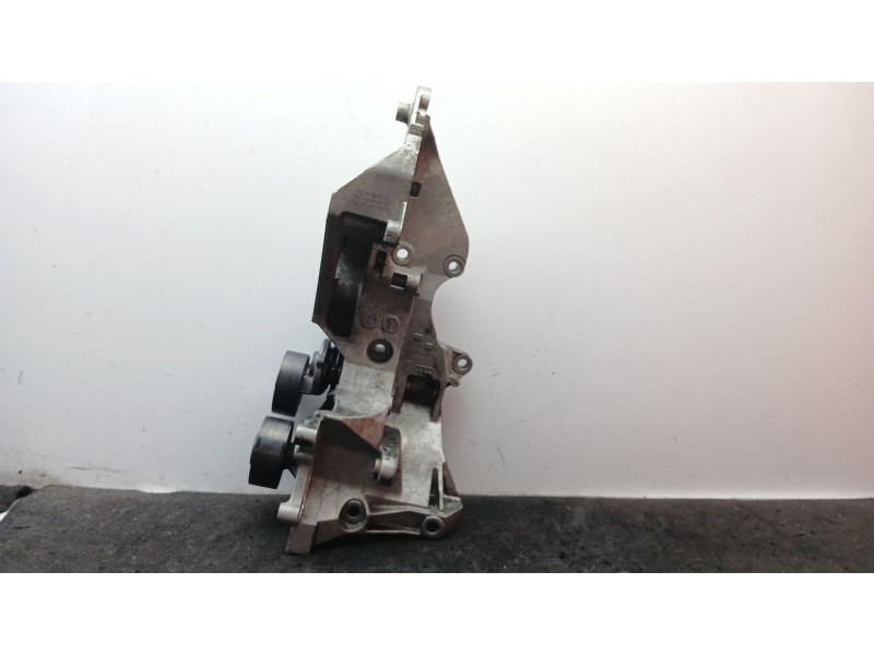 Recambio de soporte alternador para seat exeo (3r2) 2.0 tdi referencia OEM IAM 03L903143H  ALUMINIO