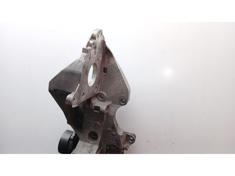 Recambio de soporte alternador para seat exeo (3r2) 2.0 tdi referencia OEM IAM 03L903143H  ALUMINIO
