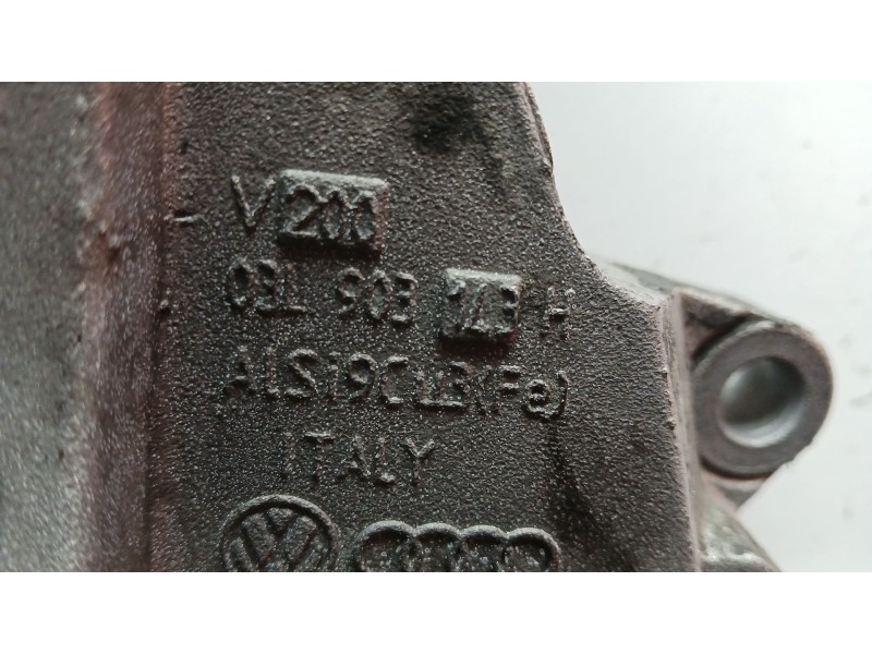 Recambio de soporte alternador para seat exeo (3r2) 2.0 tdi referencia OEM IAM 03L903143H  ALUMINIO