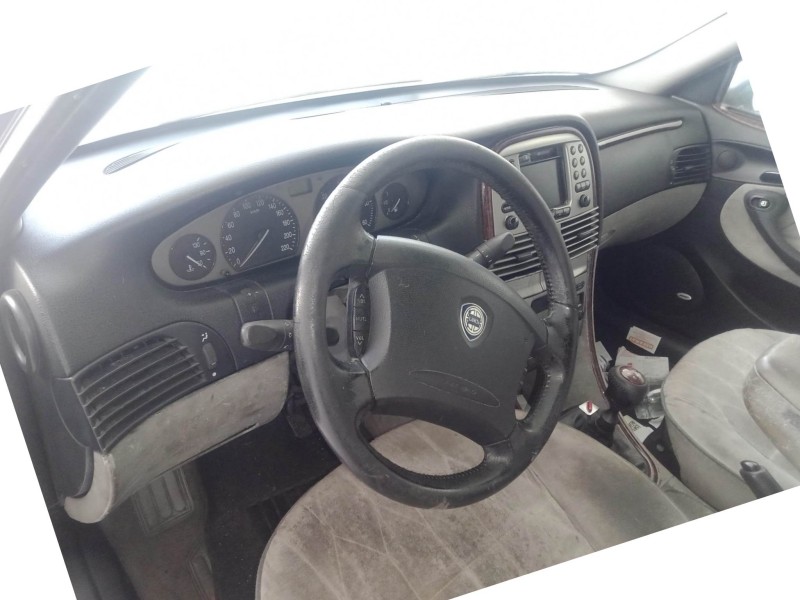 lancia lybra (839_) del año 1999