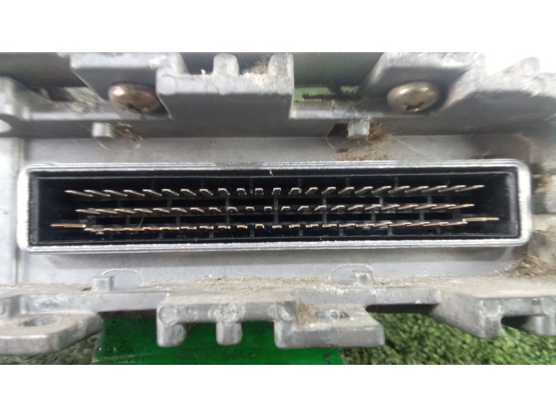 Recambio de centralita motor uce para volkswagen vento (1h2) 1.6 referencia OEM IAM 037906025T  