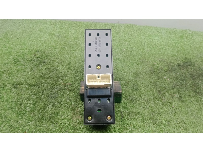 Recambio de mando elevalunas delantero izquierdo para hyundai tucson (jm) 2.0 crdi referencia OEM IAM  4.BOTONES 
