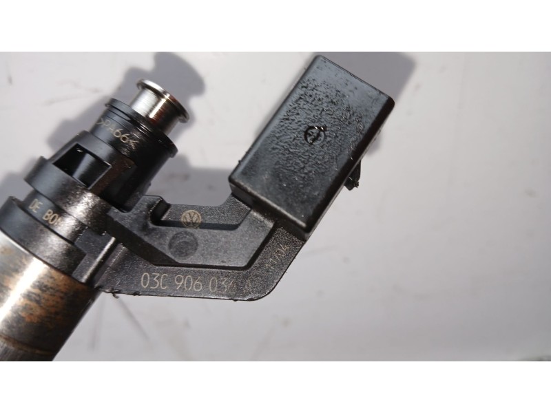 Recambio de inyector para audi a3 (8p1) 1.6 fsi referencia OEM IAM 03C906036A - 0261500016  2 PINES