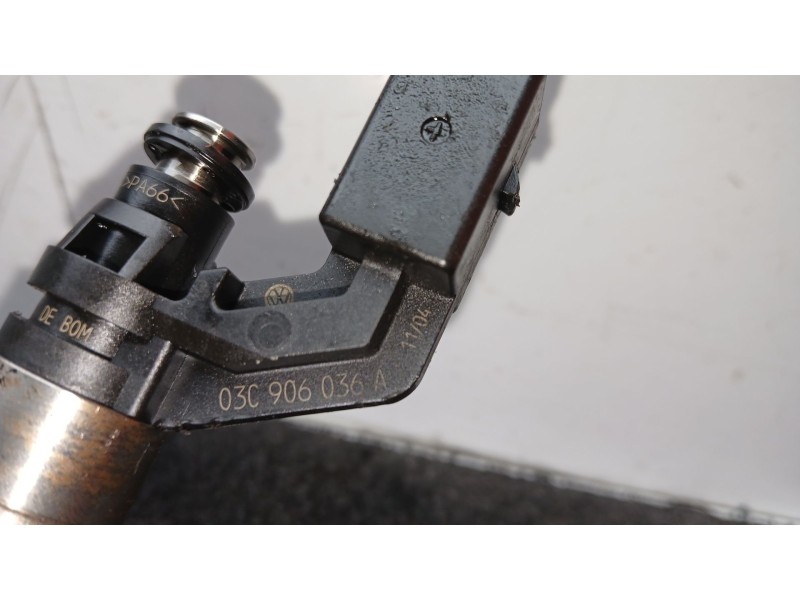Recambio de inyector para audi a3 (8p1) 1.6 fsi referencia OEM IAM 03C906036A - 0261500016  2 PINES