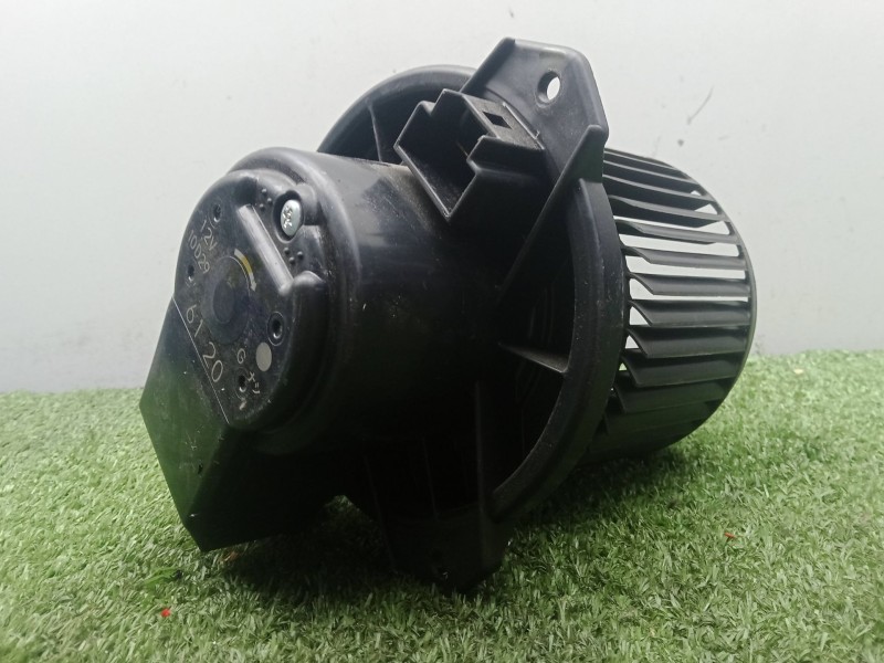Recambio de motor calefaccion para fuso (mitsubishi) canter 7c18 referencia OEM IAM 10D29 Ø109MM - 2.PINES 