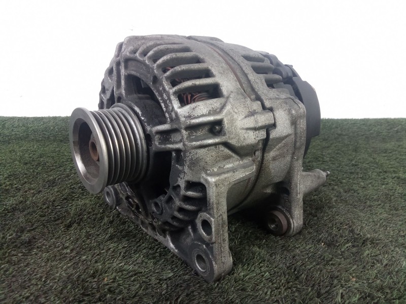 Recambio de alternador para audi a3 (8p1) 1.6 fsi referencia OEM IAM 03C903023D 2.PINES BOSCH
