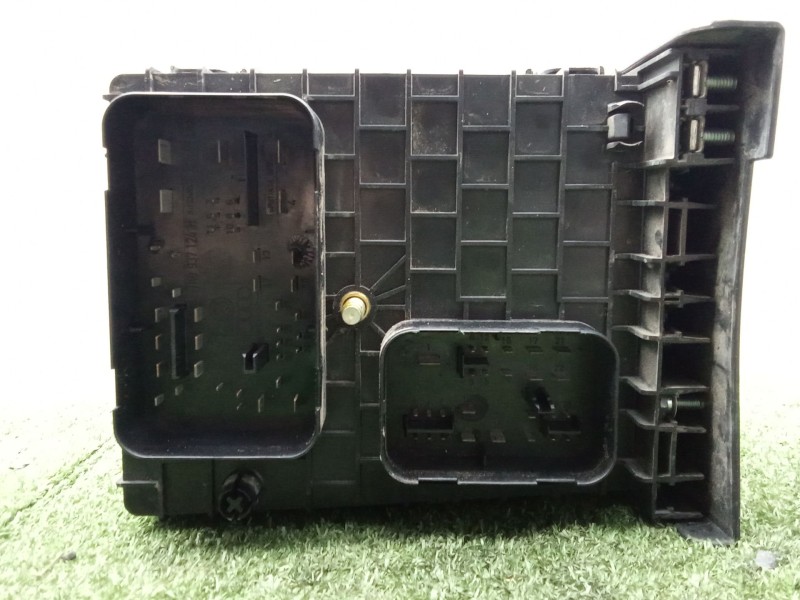 Recambio de caja reles / fusibles para audi a3 (8p1) 1.6 fsi referencia OEM IAM 1K0937124H  TICO