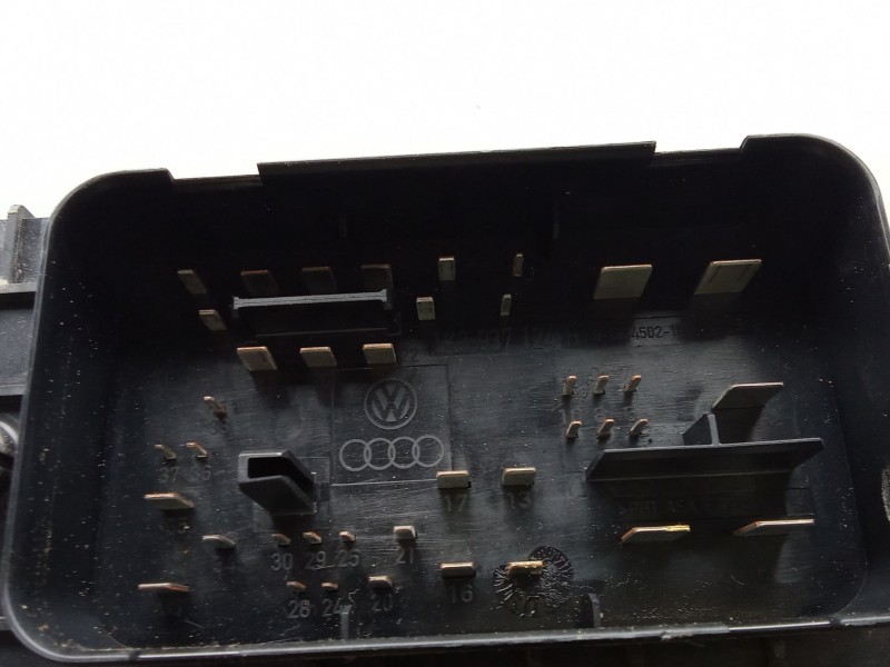 Recambio de caja reles / fusibles para audi a3 (8p1) 1.6 fsi referencia OEM IAM 1K0937124H  TICO