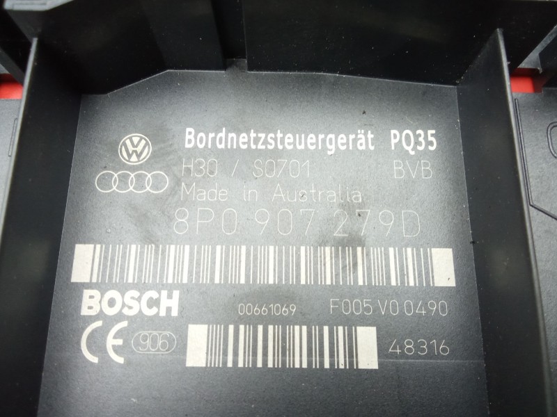 Recambio de caja reles / fusibles para audi a3 (8p1) 1.6 fsi referencia OEM IAM 8P0907279D  BOSCH