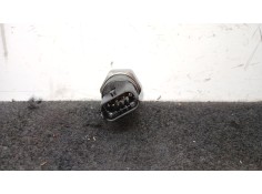 Recambio de sensor para renault trafic ii furgoneta (fl) 2.5 dci 135 (fl0d) referencia OEM IAM 0281002568 BOSCH 3 PINES 2