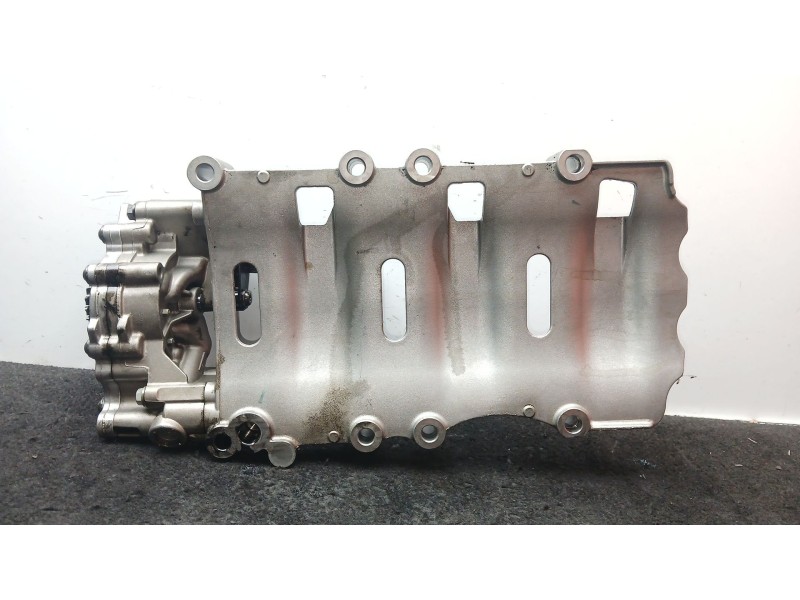 Recambio de bomba aceite para ford mondeo v hatchback (ce) 2.0 tdci referencia OEM IAM 9807727980 MAHLE 