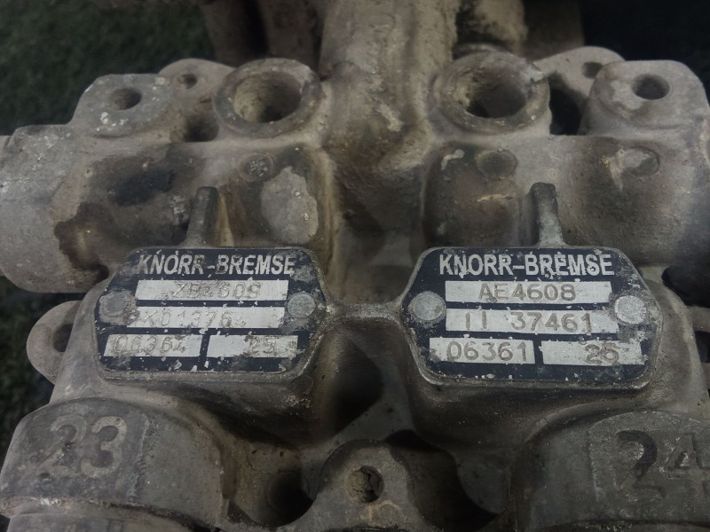 Recambio de valvula aire adicional para iveco eurocargo 100e18 e5 referencia OEM IAM LA8141 - AE4608 - ZB4608  