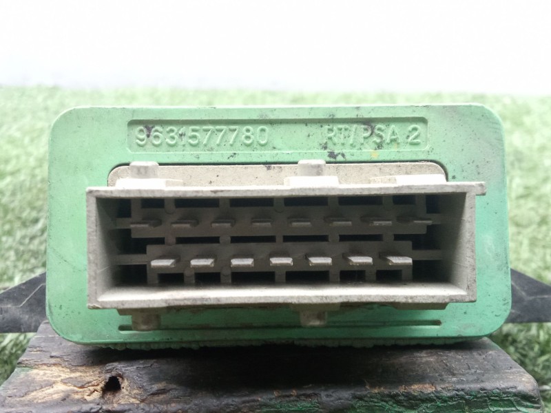 Recambio de modulo electronico para citroën berlingo 1.9 diesel referencia OEM IAM 9631577780 CAJA.BITRON VERDE