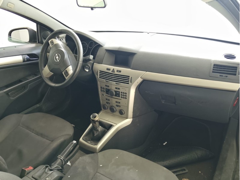 opel astra h gtc (a04) del año 2008