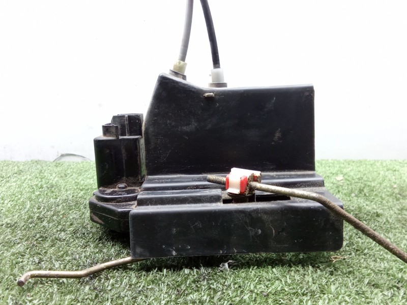 Recambio de cerradura puerta delantera derecha para ssangyong rodius 2.7 turbodiesel cat referencia OEM IAM A100RH 5.PINES 