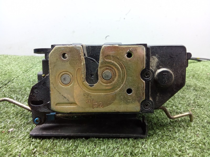 Recambio de cerradura puerta delantera derecha para ssangyong rodius 2.7 turbodiesel cat referencia OEM IAM A100RH 5.PINES 