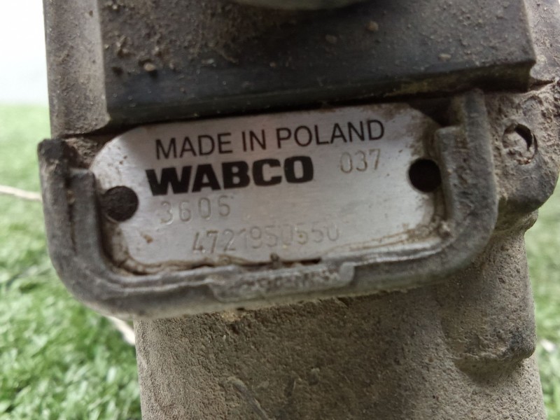 Recambio de valvula egr para iveco eurocargo 100e18 e5 referencia OEM IAM 4721950550 3.PINES WABCO