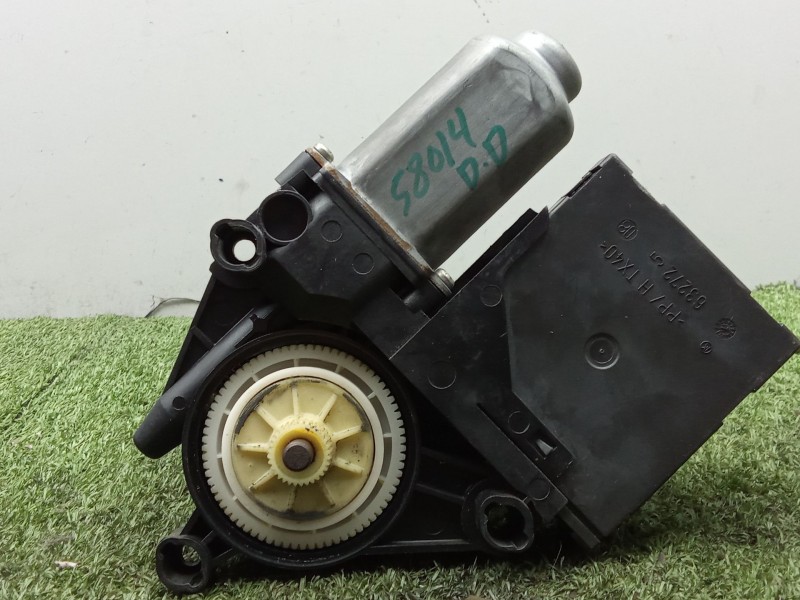Recambio de motor elevalunas delantero derecho para skoda octavia berlina (1z3) 2.0 tdi referencia OEM IAM 1K0959792C  