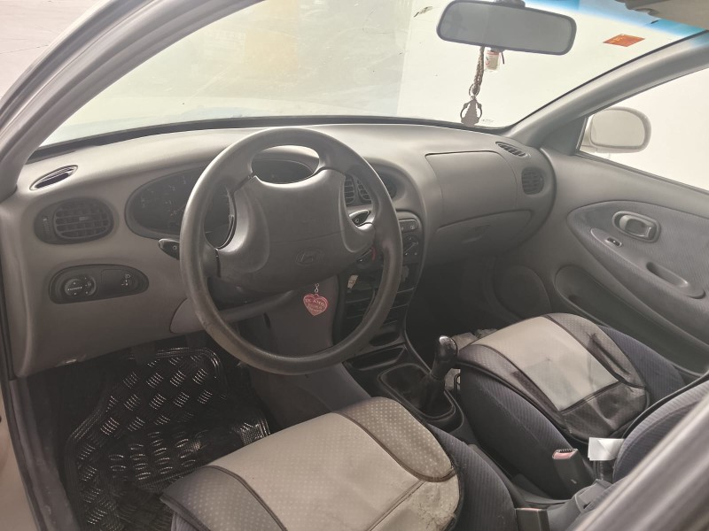 hyundai lantra ii (j-2) del año 1999