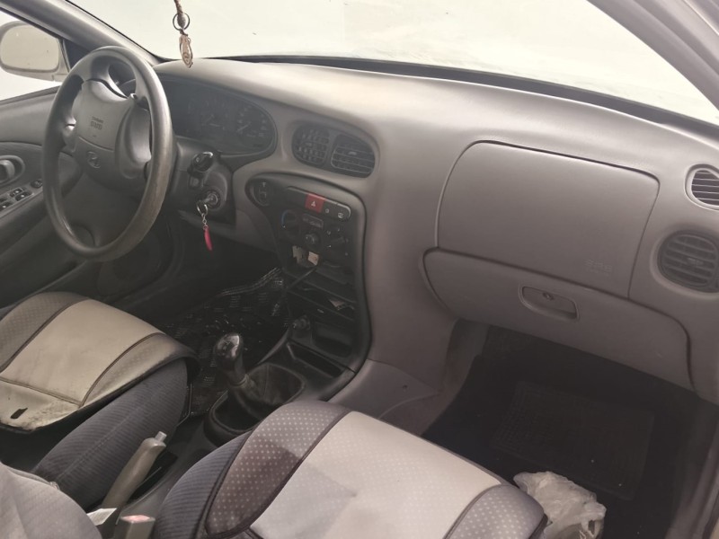 hyundai lantra ii (j-2) del año 1999