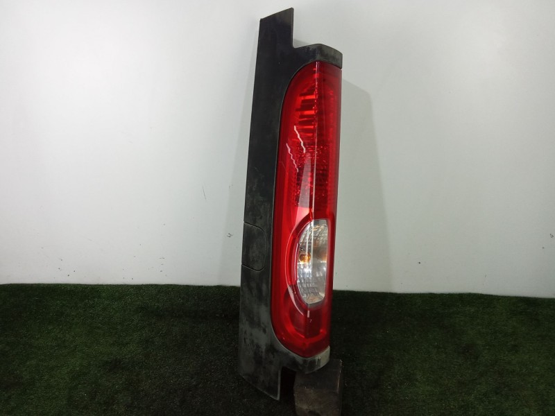 Recambio de piloto trasero izquierdo para opel vivaro a furgoneta (x83) 2.0 cdti (f7) referencia OEM IAM 265A60118R 4.PINES TARA