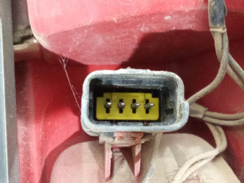 Recambio de piloto trasero izquierdo para opel vivaro a furgoneta (x83) 2.0 cdti (f7) referencia OEM IAM 265A60118R 4.PINES TARA
