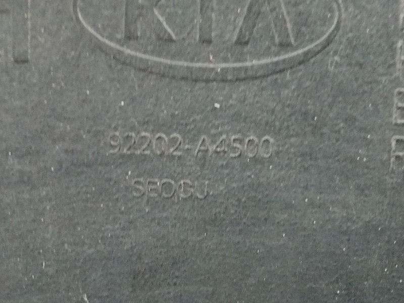 Recambio de faro antiniebla derecho para kia carens iv 1.6 gdi referencia OEM IAM 92202A4500  