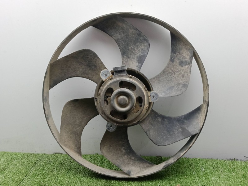 Recambio de electroventilador para opel vivaro a furgoneta (x83) 2.0 cdti (f7) referencia OEM IAM 1832072100 390MM 
