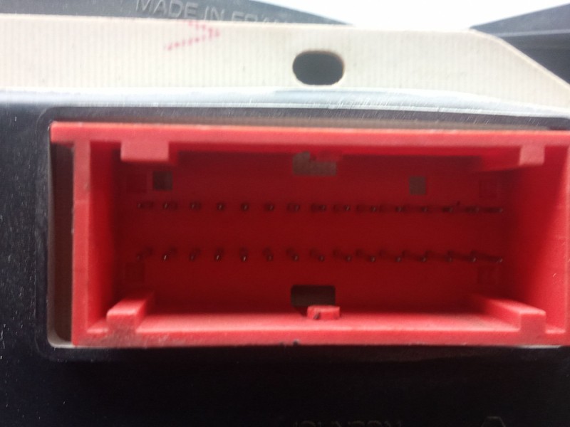 Recambio de cuadro instrumentos para opel vivaro a furgoneta (x83) 2.0 cdti (f7) referencia OEM IAM 281177168 2 CONECTORES TARA