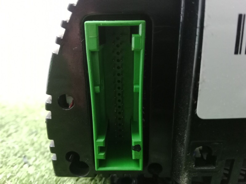 Recambio de cuadro instrumentos para seat exeo (3r2) 2.0 tdi referencia OEM IAM 1036902643 2 CONECTORES 