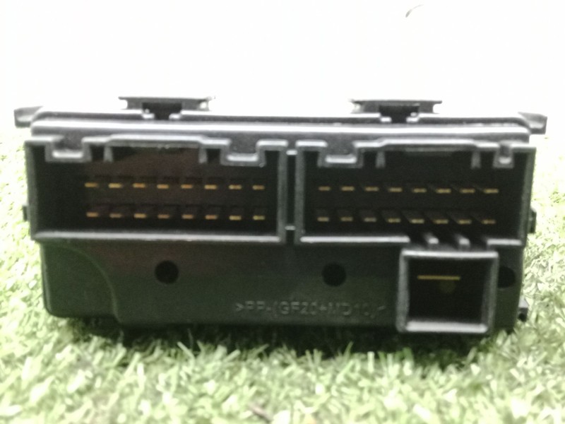 Recambio de caja reles / fusibles para kia carens iv 1.6 gdi referencia OEM IAM 919513X110  