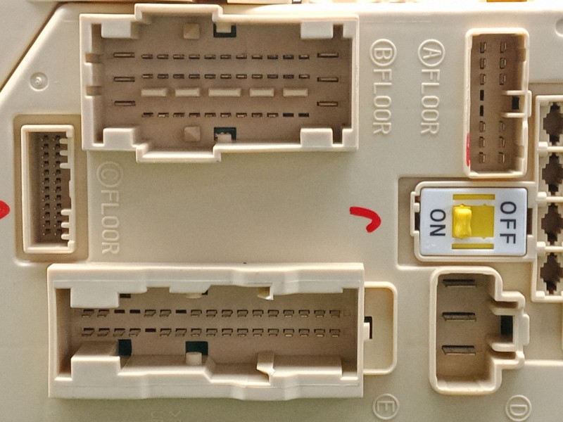 Recambio de caja reles / fusibles para kia carens iv 1.6 gdi referencia OEM IAM 91950A4510  