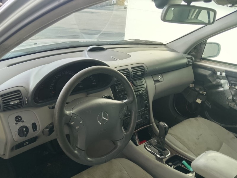 mercedes-benz clase c (w203) del año 2001