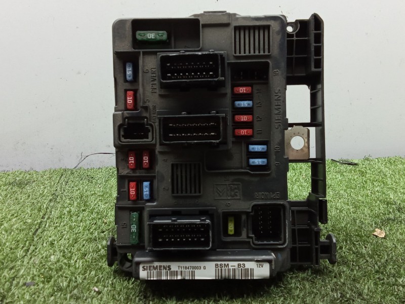 Recambio de caja reles / fusibles para citroën xsara picasso (n68) 2.0 hdi referencia OEM IAM T118470003 BSM 